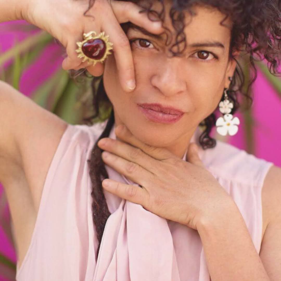 Malena, 35